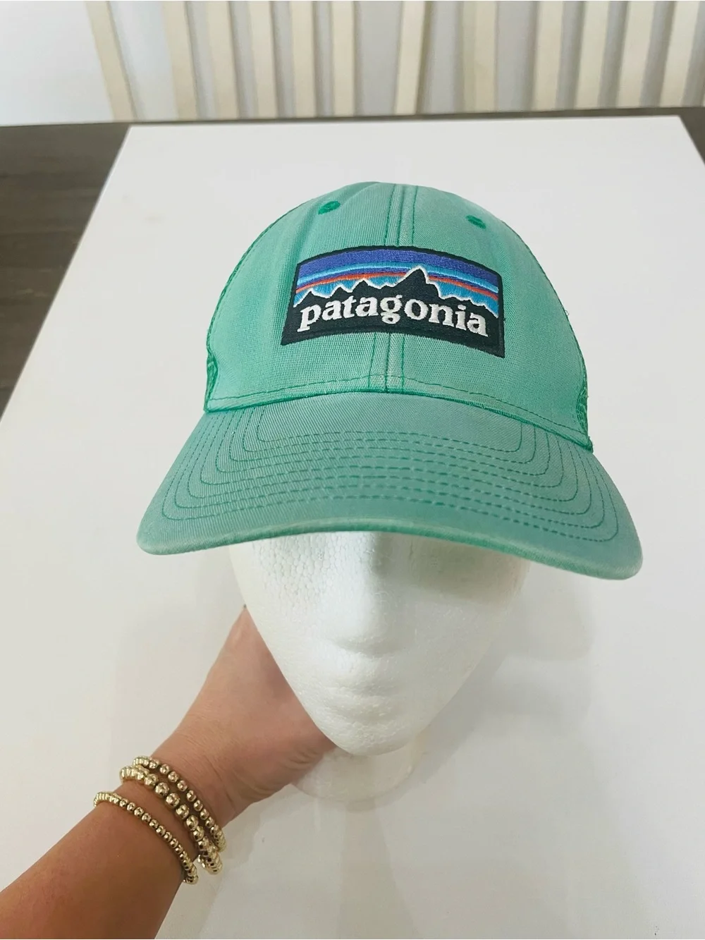 Patagonia P-6 Logo Trucker Hat Green Snapback Mesh Baseball Cap One Size